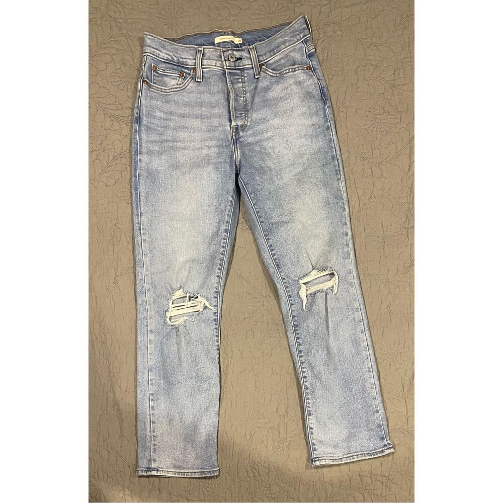 Levi’s Women’s 28” Wedgie Straight Jeans Distressed Multi-button Light Wash